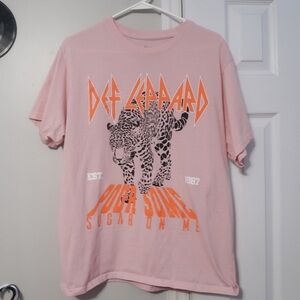 pink graphic band tee